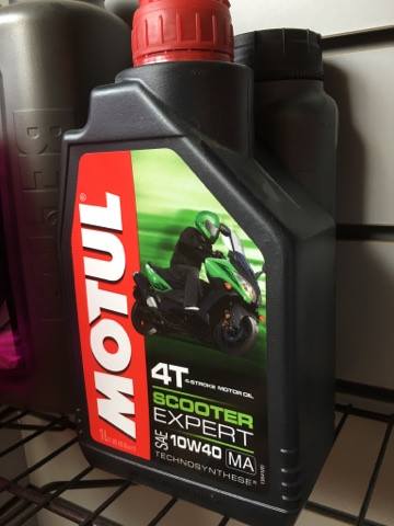 Motul "Scooter Expert" 10w40 Motor Oil